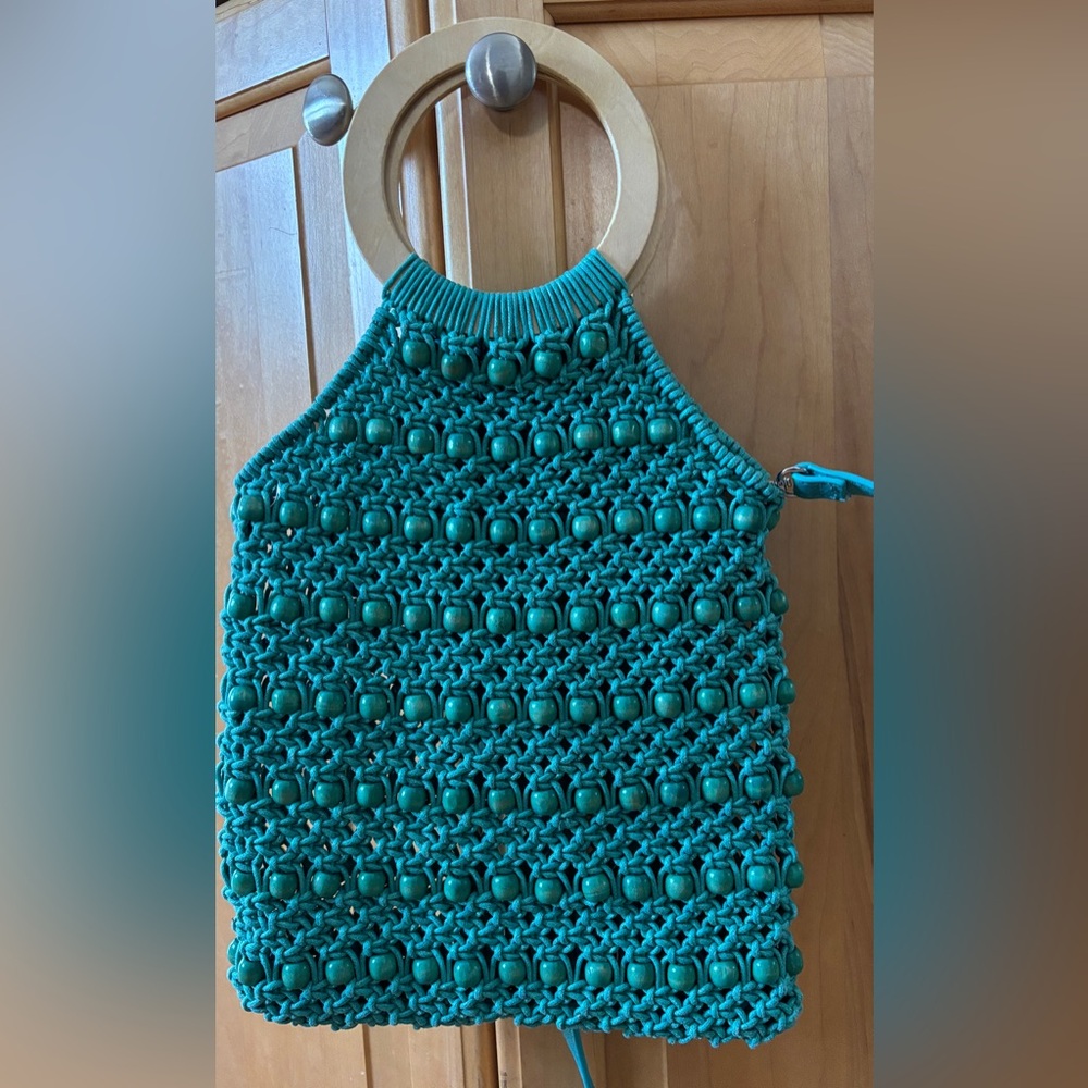 Teal Beaded/Crochet Handbag w/Wooden Handle & shoulder strap.  Measures 10x17.